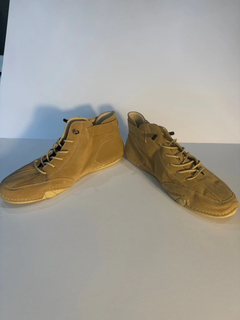L Deck comfortable tan
